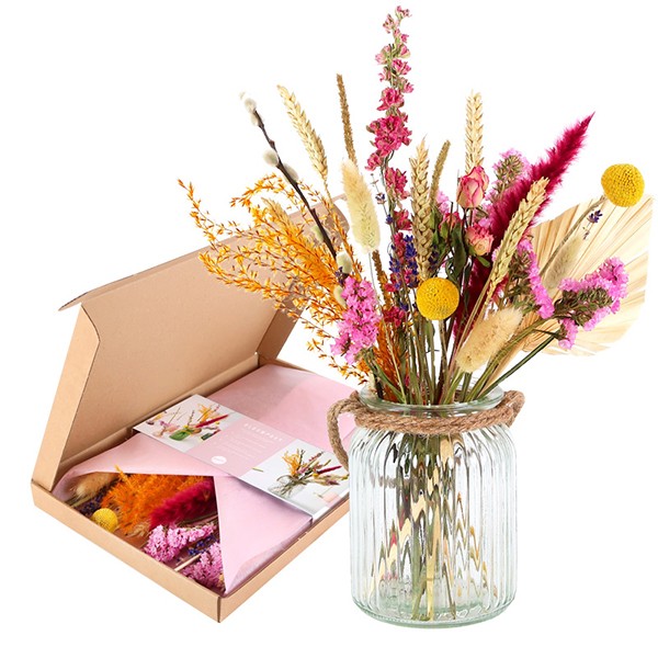 brievenbus-geschenk-met-verhaal-boeket-droogbloemen