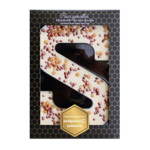 de-bijenkorf-patisserie-chocoladeletter-geschenk-met-verhaal
