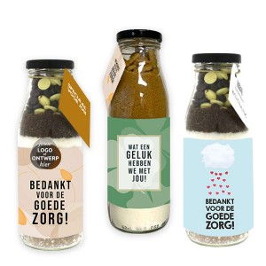 Geschenkfles-bakmix-dag-van-de-zorg-geschenk-met-verhaal