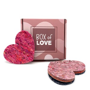 box-of-love-recycled-felt-hearts-geschenk-met-verhaal