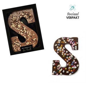 chocoladeletter-met-topping-geschenk-met-verhaal